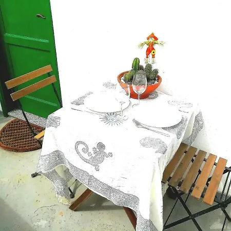 Estudio De Plaza Del Carmen 拉桑塔